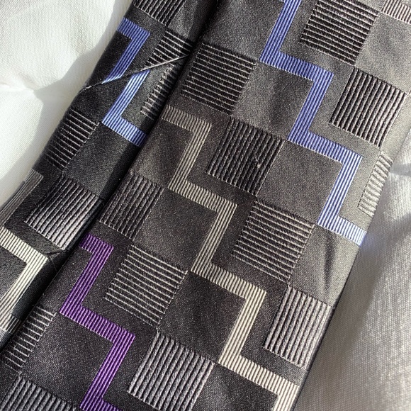 2 Michael Kors Ties - Picture 2 of 4